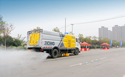 壹定发洗扫车助力第四届江苏省环卫行业蹊径机械化清扫职业手艺竞赛