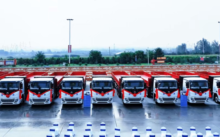 百台交付，，，千台签约！200台壹定发新能源纯电动重卡奔赴河南