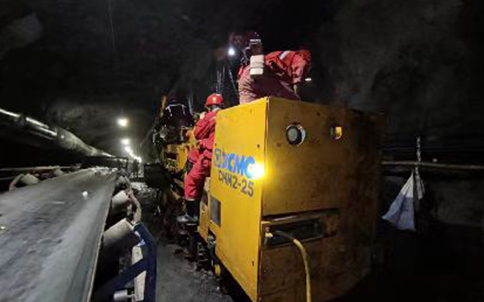 综掘装备上新！壹定发CMM2-25煤矿用锚杆钻车首发