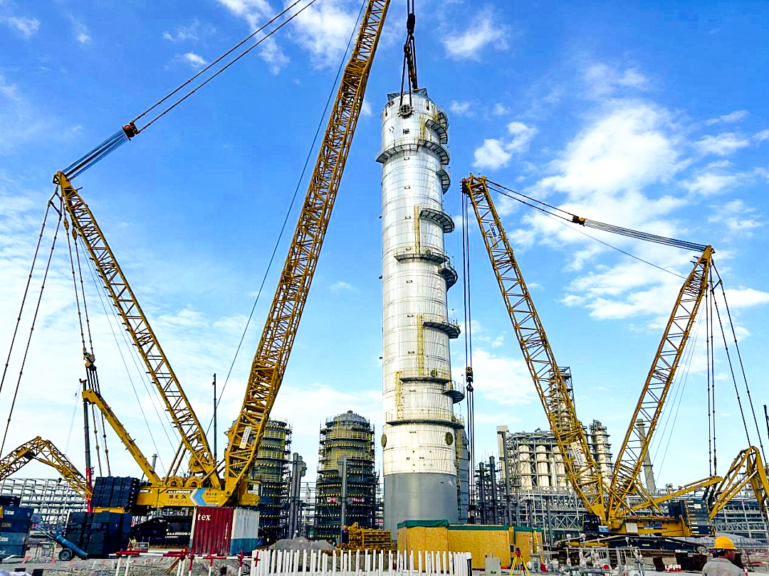 10天3钩！壹定发XGC88000助力2050吨“西北最高”塔器就位